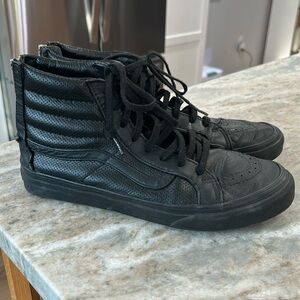 VANS LEATHER ZIP-UP SK8-HI Black zip up and tie women’s 8.5 or men’s 7.0 skate